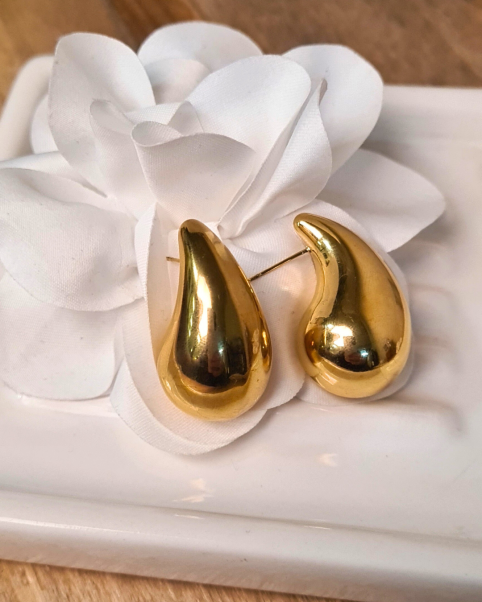 mia boucles d'oreilles