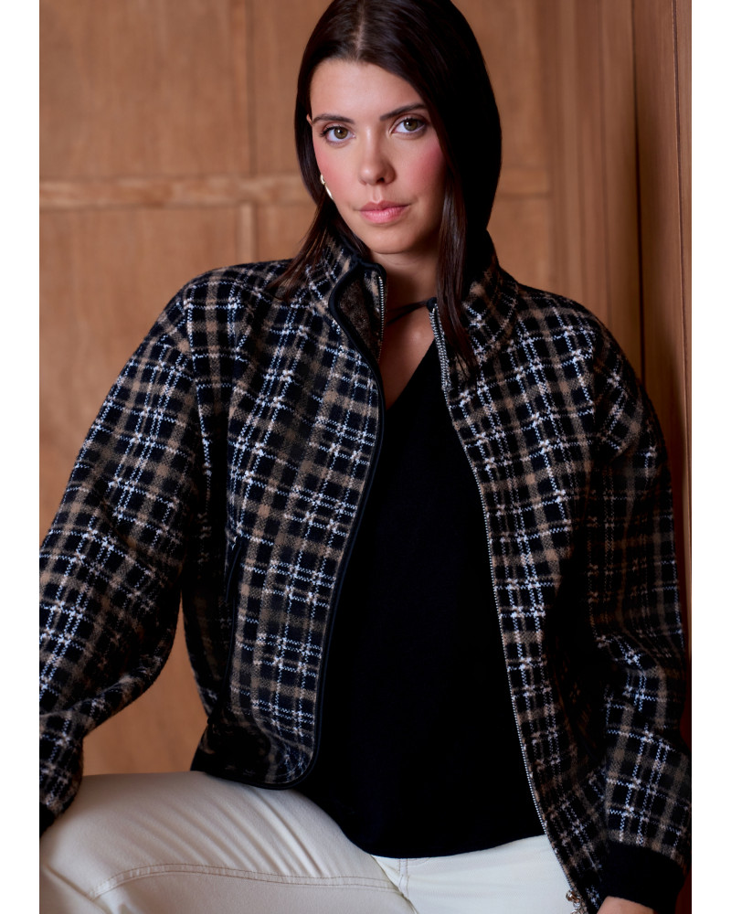 inaya veste