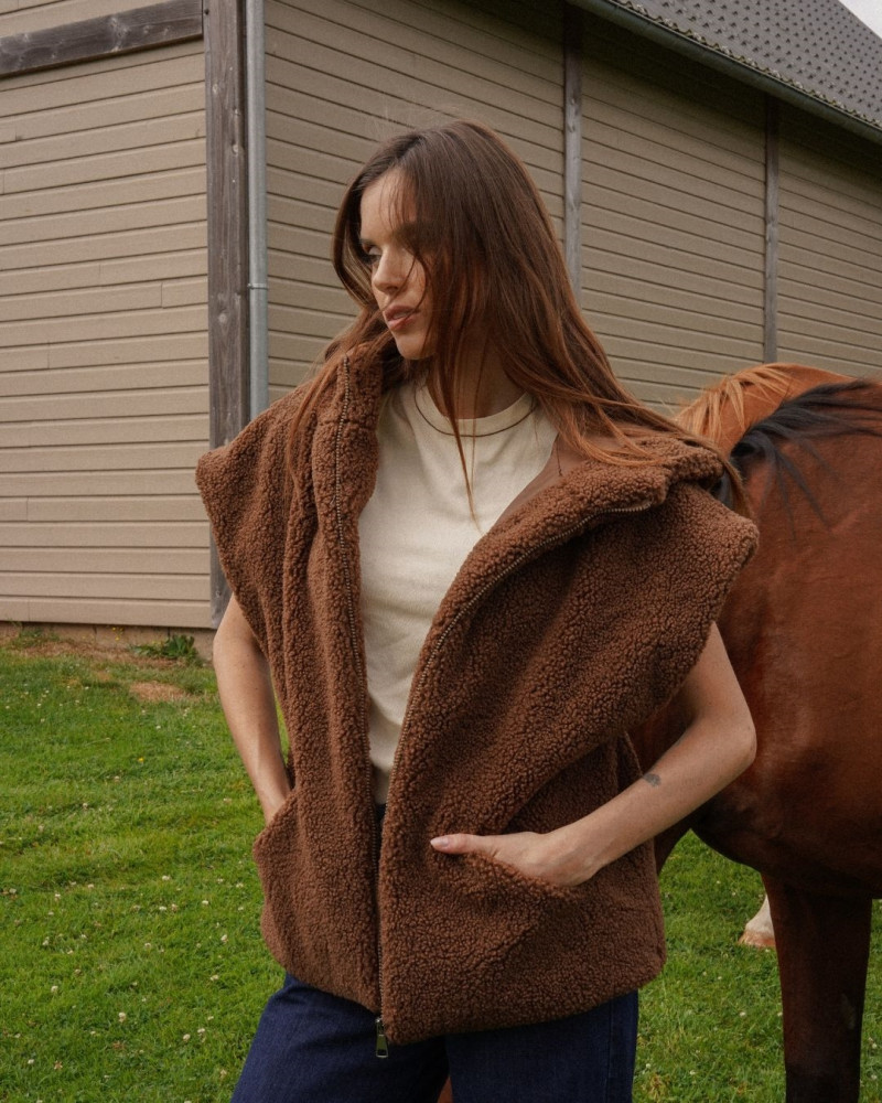 charlotte veste